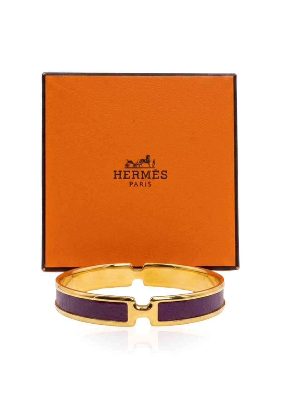 HERMES OLYMPE BRACELET FEATURES PURPLE GOATSKIN LEATHER PAIRED WITH YELLOW GOLD PLATED HARDWARE (EC00108LEBG)