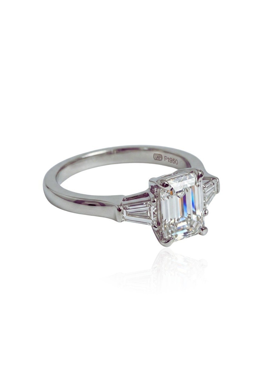 HARRY WINSTON CLASSIC WINSTON EMERALD CUT DIAMOND RING WITH TAPERED BAGUETTES (EC00184PTR)