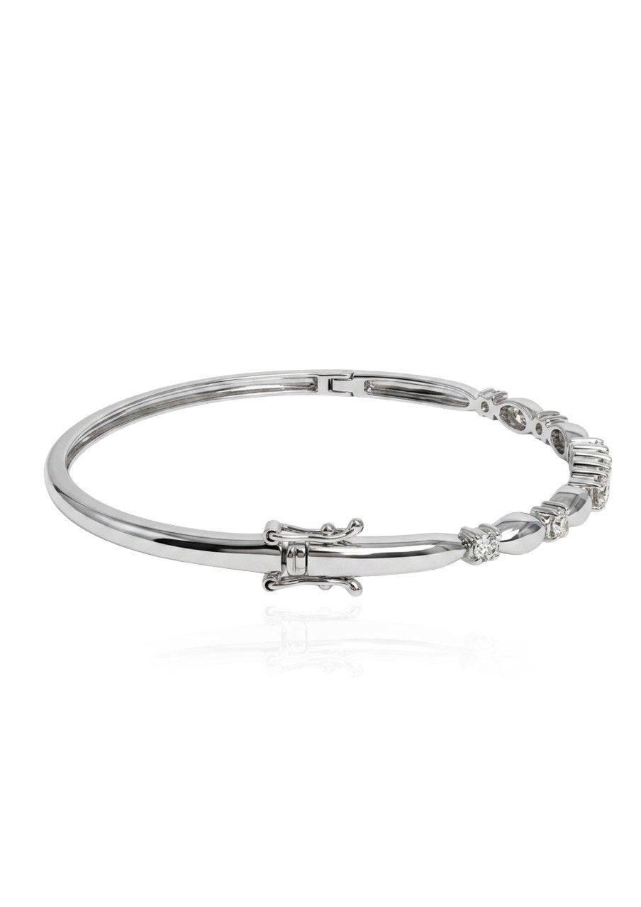 750 WHITE GOLD DIAMOND BANGLE (EC00118WGBG)