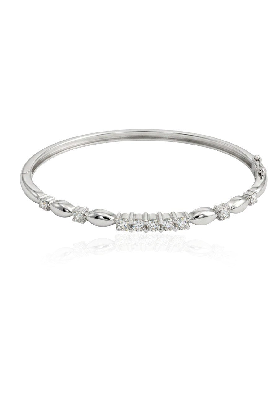 750 WHITE GOLD DIAMOND BANGLE (EC00118WGBG)