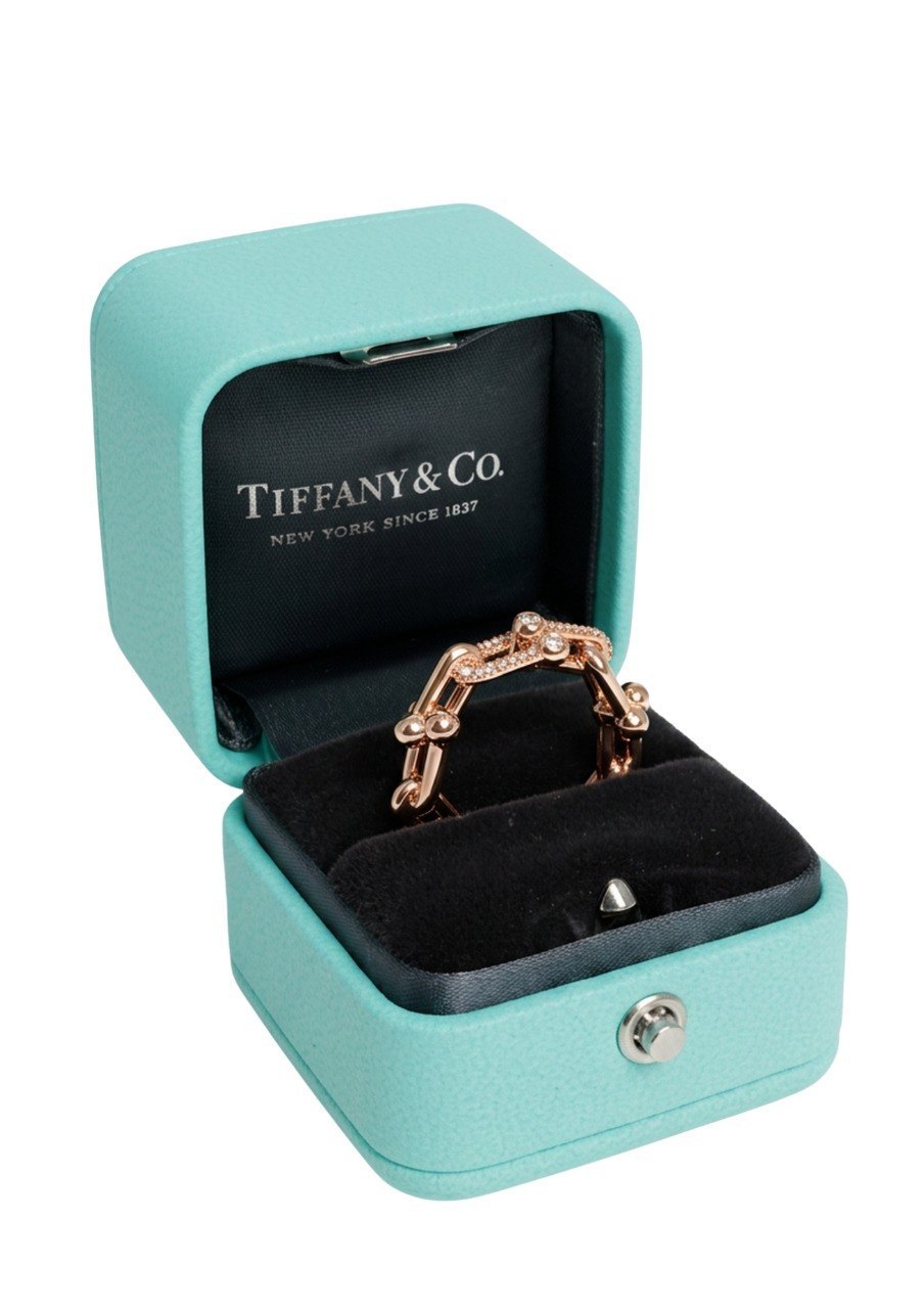 TIFFANY HARDWEAR SMALL LINK RING IN ROSE GOLD WITH DIAMONDS (EC00196RGR)
